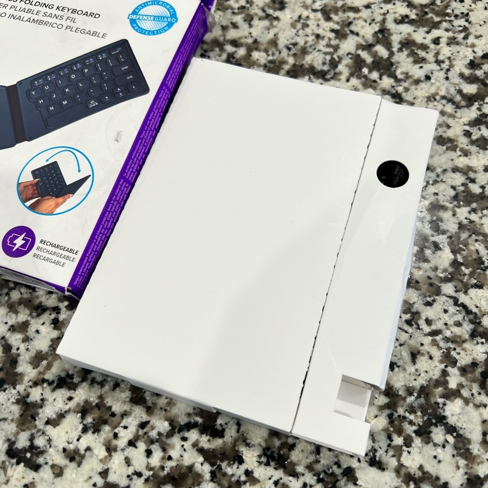 NIB . . .  Targus Wireless Folding Keyboard - Picture 3 of 4